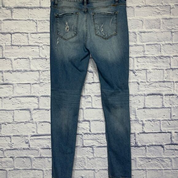 KanCan High Rise Destructed Boyfriend Jean
Size 29 - Picture 2 of 9